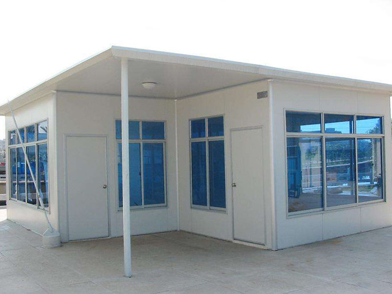 131 131